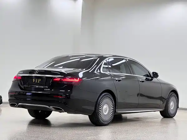 Mercedes-Benz E-Class 2023, фото 30