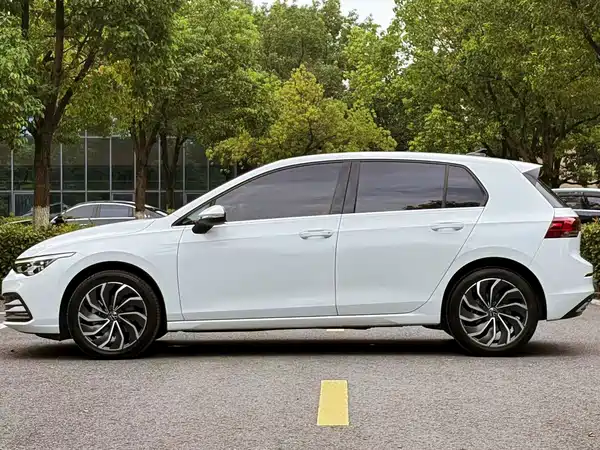 Volkswagen Golf 2024, фото 8