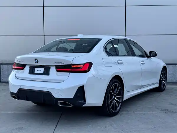 BMW 3 Series 2023, фото 17