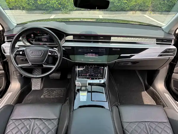 Audi A8 2023, фото 10