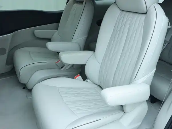 Buick GL8 2021, фото 15