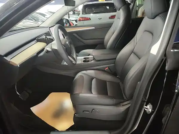 Tesla Model Y 2023, фото 15