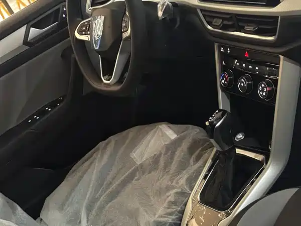 Volkswagen T-ROC 2025, фото 21
