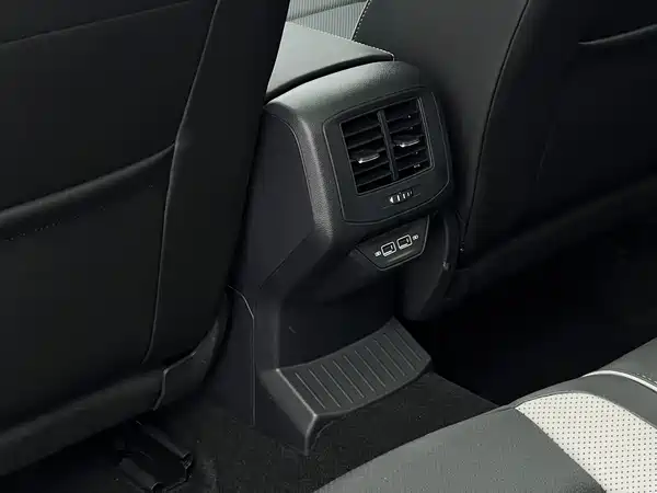 Volkswagen T-ROC 2023, фото 13
