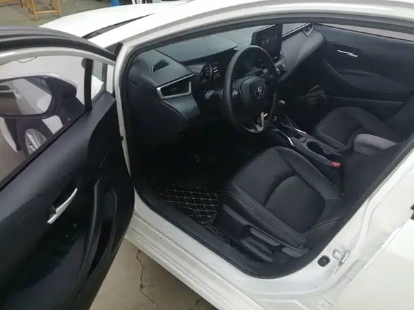 Toyota Corolla 2022, фото 15