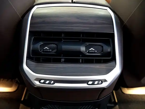 BMW i7 2023, фото 15