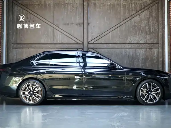 BMW i7 2023, фото 4