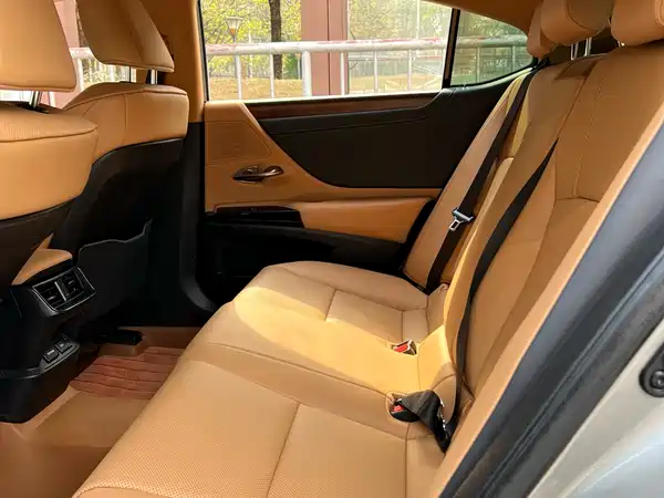 Lexus ES 2022, фото 9