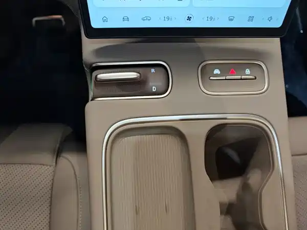 NIO EC6 2023, фото 14