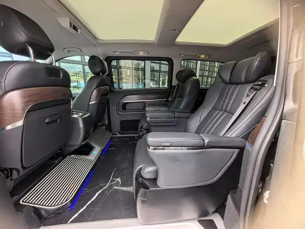 Mercedes-Benz V-Class 2022, фото 10