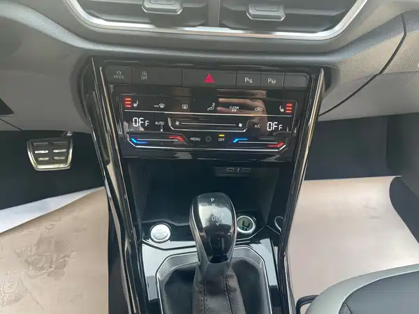 Volkswagen T-ROC 2023, фото 16