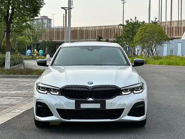 BMW 3 Series 2022, фото 2
