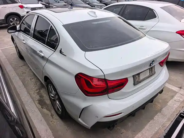 BMW 1 Series 2021, фото 6