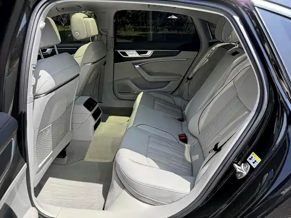 Audi A6L 2022, фото 11