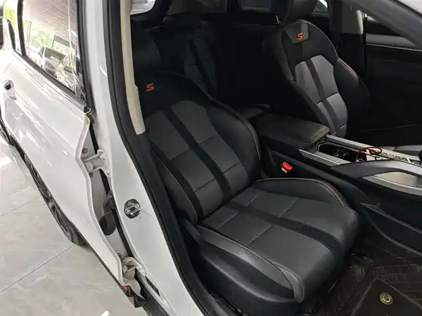 Geely Coolray 2023, фото 24