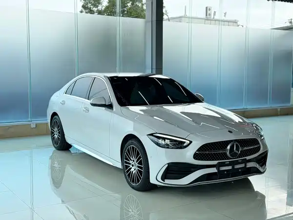 Mercedes-Benz C-Class 2025, фото 3