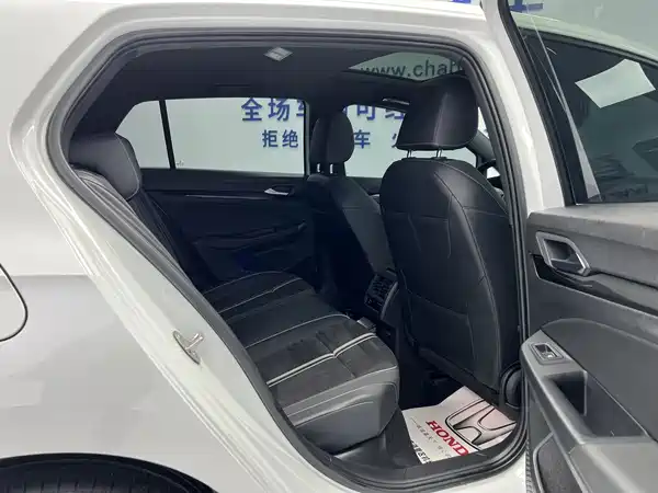Volkswagen Golf 2023, фото 10