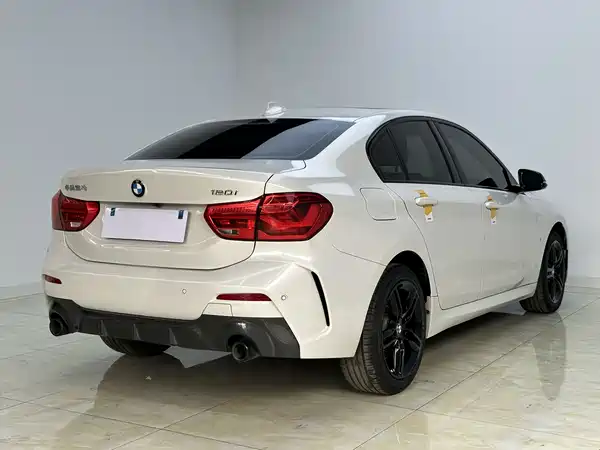 BMW 1 Series 2021, фото 7