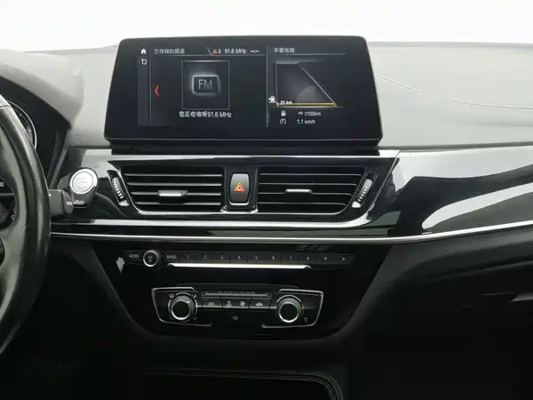 BMW 1 Series 2023, фото 12