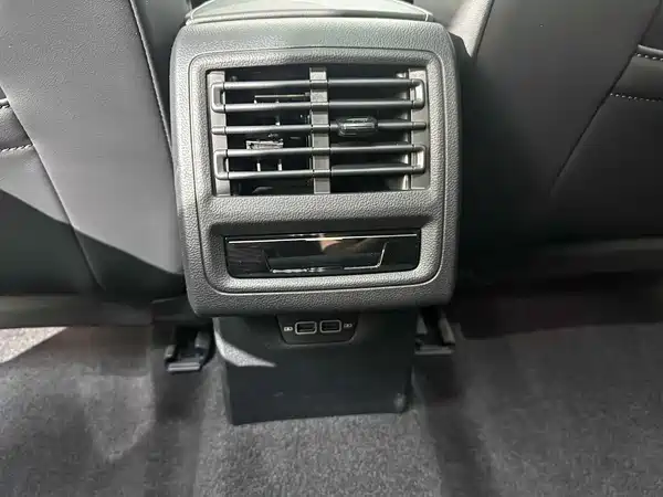 Volkswagen Golf 2023, фото 8