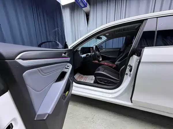 Volkswagen Lamando 2023, фото 9