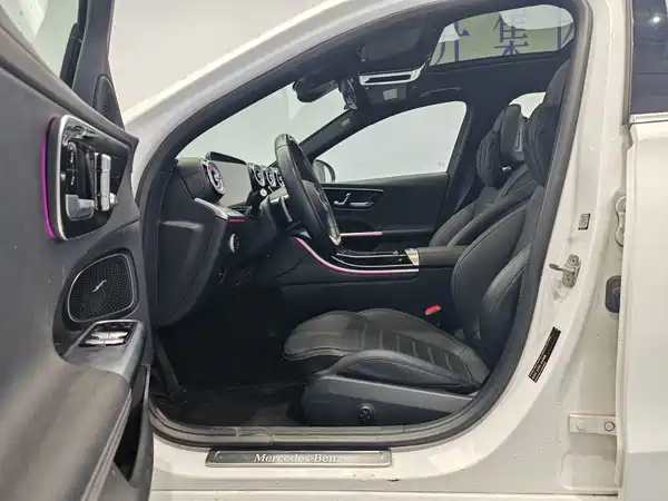 Mercedes-Benz C-Class PHEV 2024, фото 11