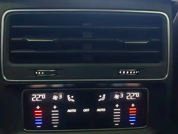 Audi Q7 2022, фото 12