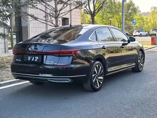 Volkswagen Passat 2024, фото 3