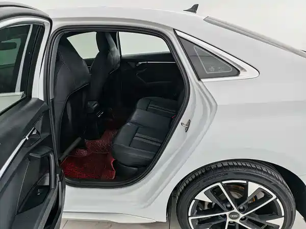 Audi A3 2022, фото 11