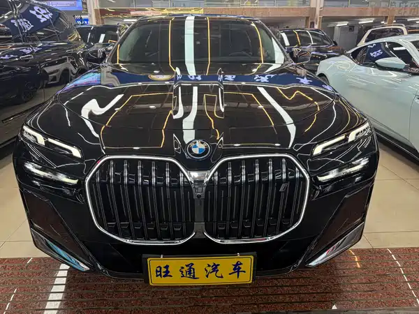 BMW i7 2023, фото 2