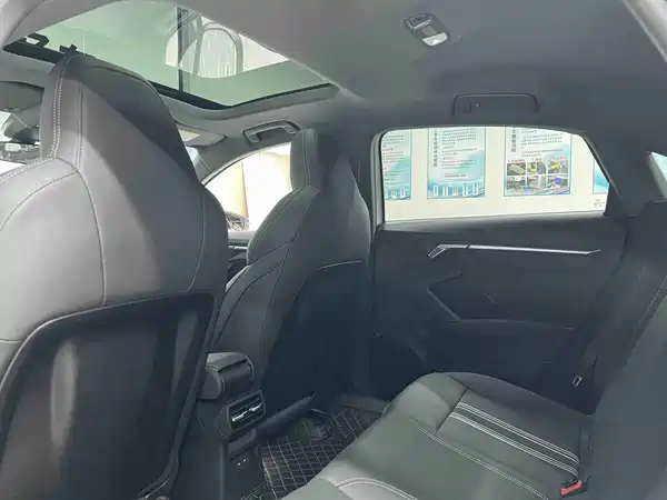 Audi A3 2024, фото 12