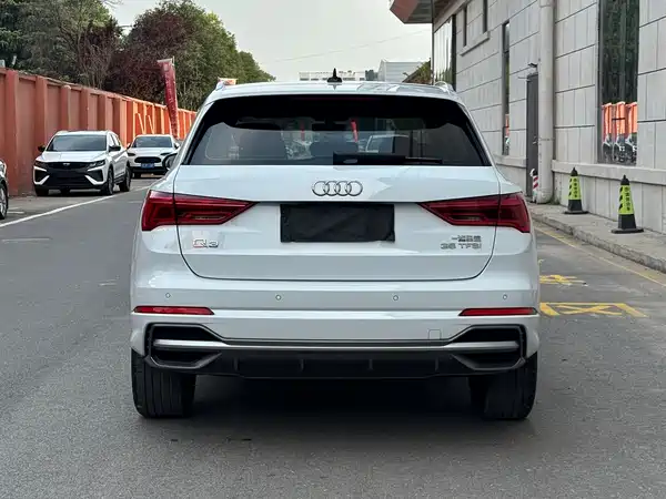 Audi Q3 2022, фото 5