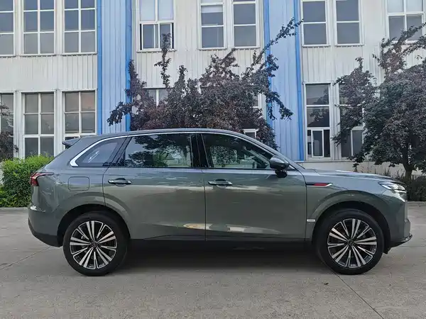 Hongqi HS6 PHEV 2026, фото 4