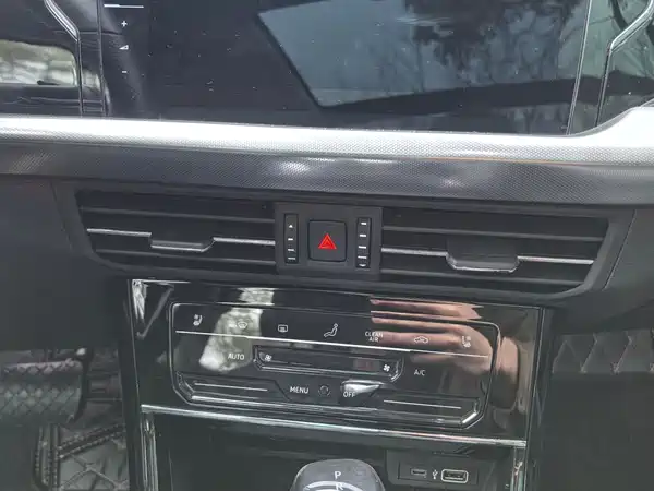 Volkswagen Passat 2023, фото 16