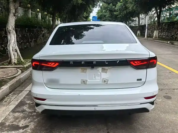 Geely Emgrand 2025, фото 6