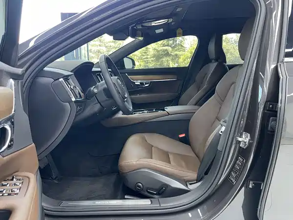 Volvo S90 PHEV 2022, фото 16