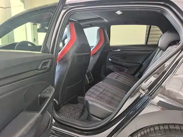 Volkswagen Golf GTI 2023, фото 11