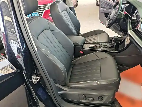 Volkswagen Passat 2023, фото 24