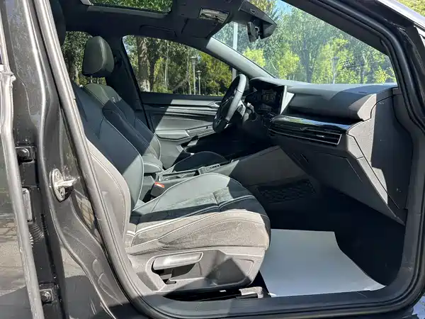 Volkswagen Golf 2021, фото 23