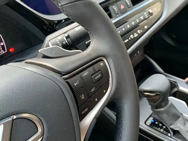 Lexus ES 2023, фото 25
