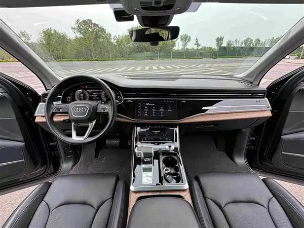 Audi Q7 2023, фото 9
