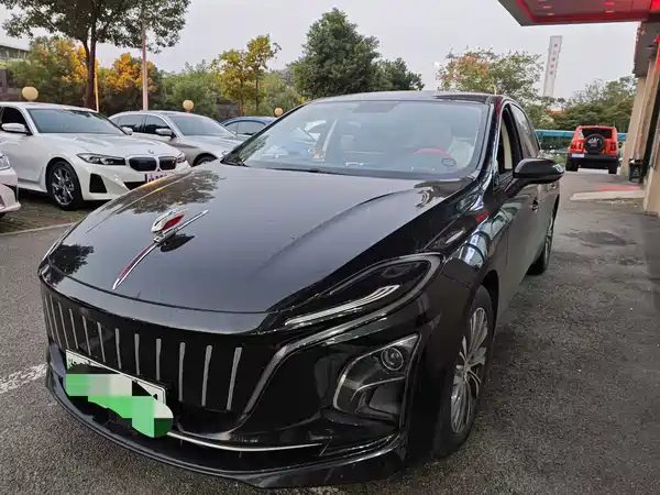Hongqi E-QM5 2022
