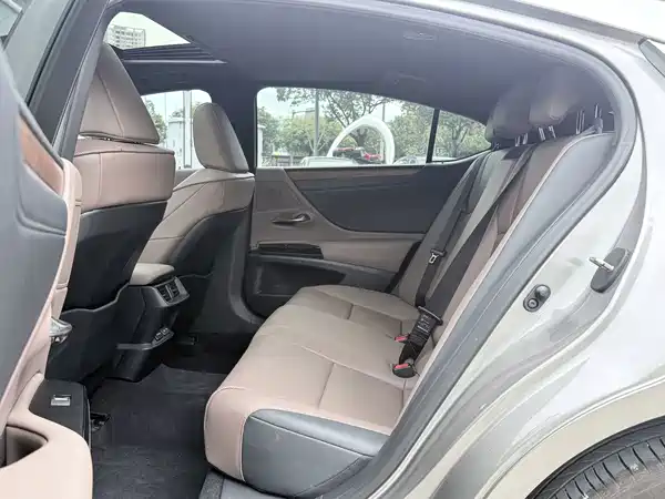 Lexus ES 2022, фото 6