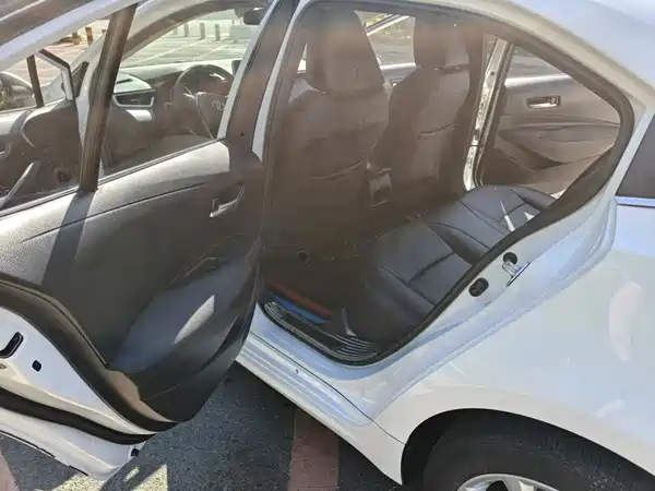 Toyota Corolla 2023, фото 9