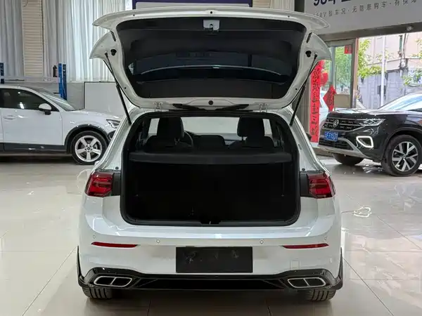 Volkswagen Golf 2023, фото 23