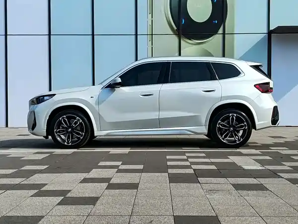 BMW X1 2023, фото 22