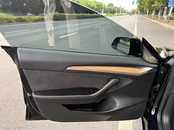 Tesla Model 3 2022, фото 9