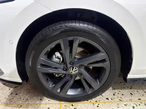 Volkswagen Golf 2023, фото 32
