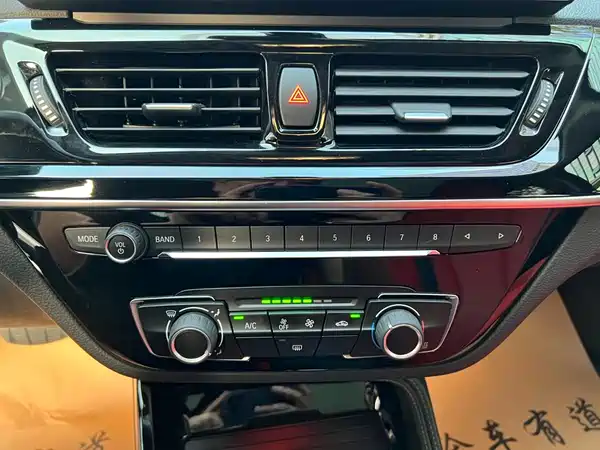 BMW 1 Series 2021, фото 12