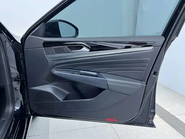 Volkswagen Passat 2023, фото 18